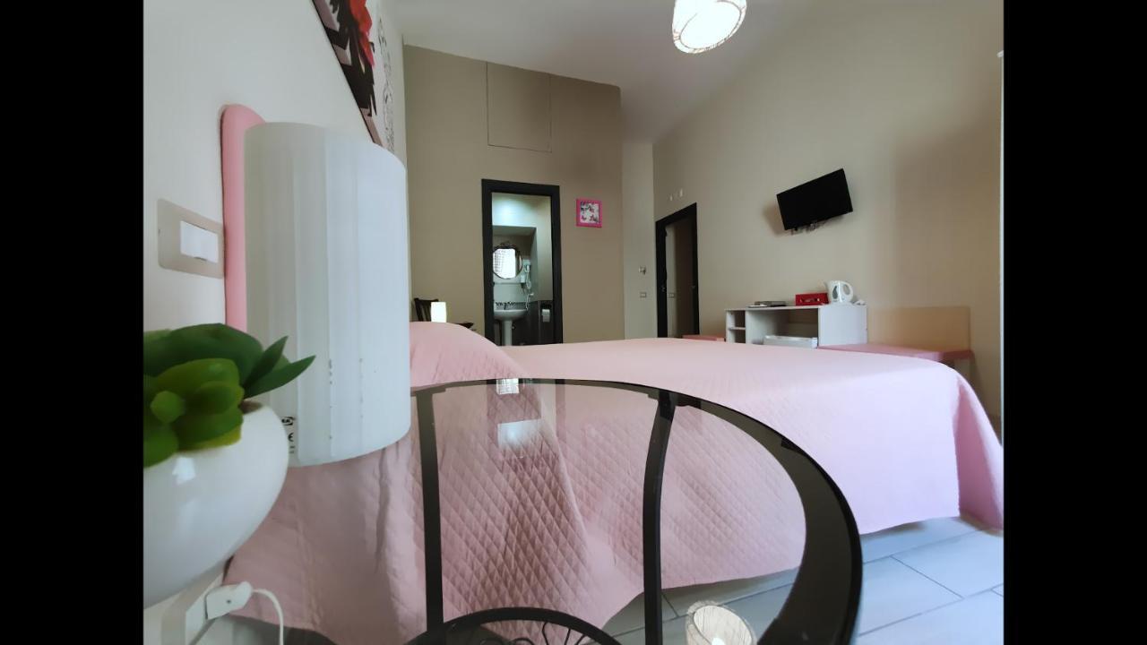 나폴리 도무스 아르메니오 B&B 외부 사진