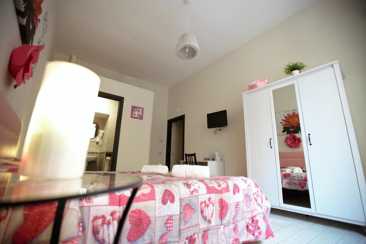 나폴리 도무스 아르메니오 B&B 외부 사진